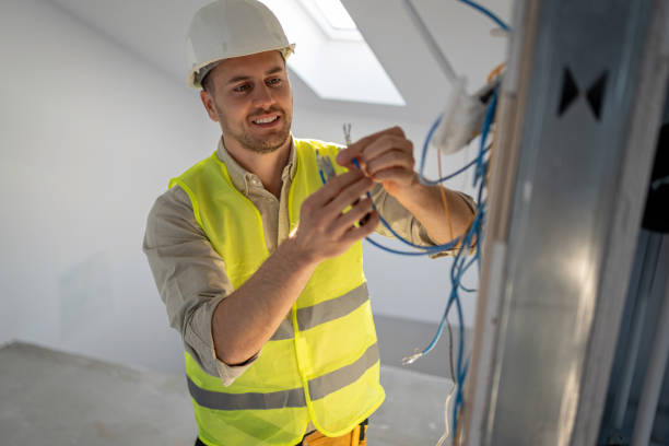 Best Local Electrician Companies  in Holmen, WI